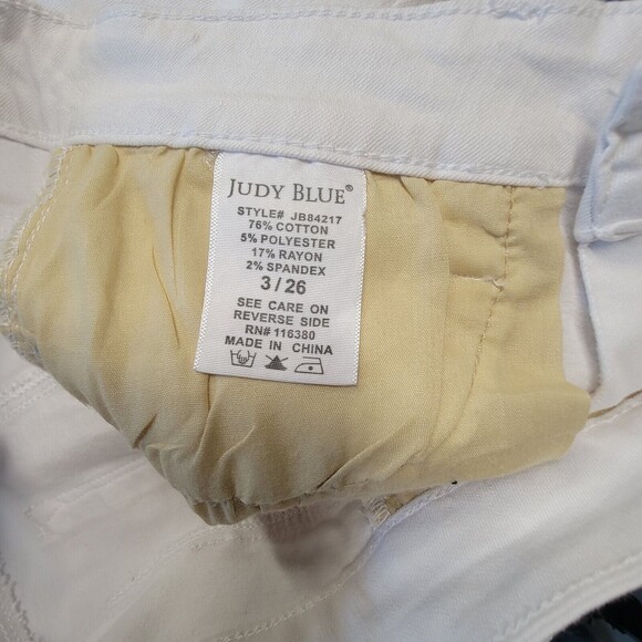 JUDY BLUE Jeans Boyfriend Fit Straight‎ Leg Cropped Size 3/26  WHITE Raw Hem - Picture 7 of 8